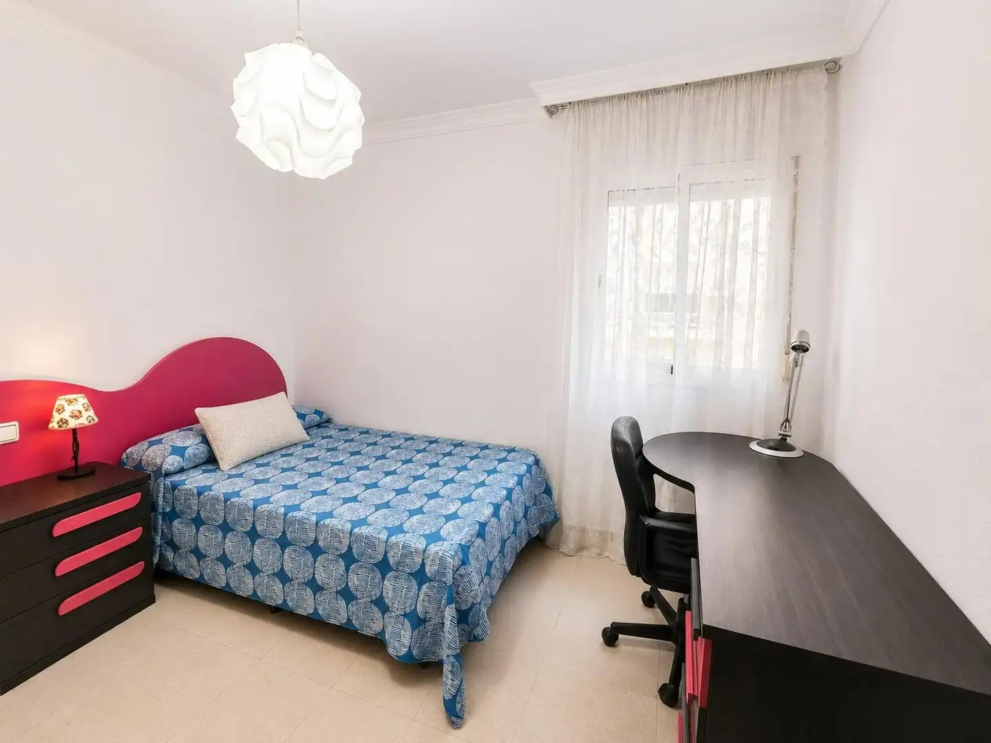Habitación de Piso de alquiler en Málaga con Terraza, Amueblado y Piscina comunitaria