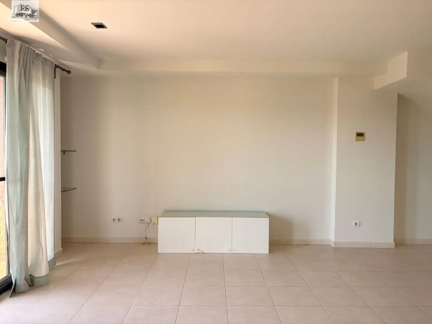 Sala d'estar de Àtic de lloguer en L'Eliana amb Aire condicionat, Calefacció i Traster