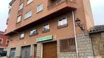 Vista exterior de Local en venda en Ávila Capital
