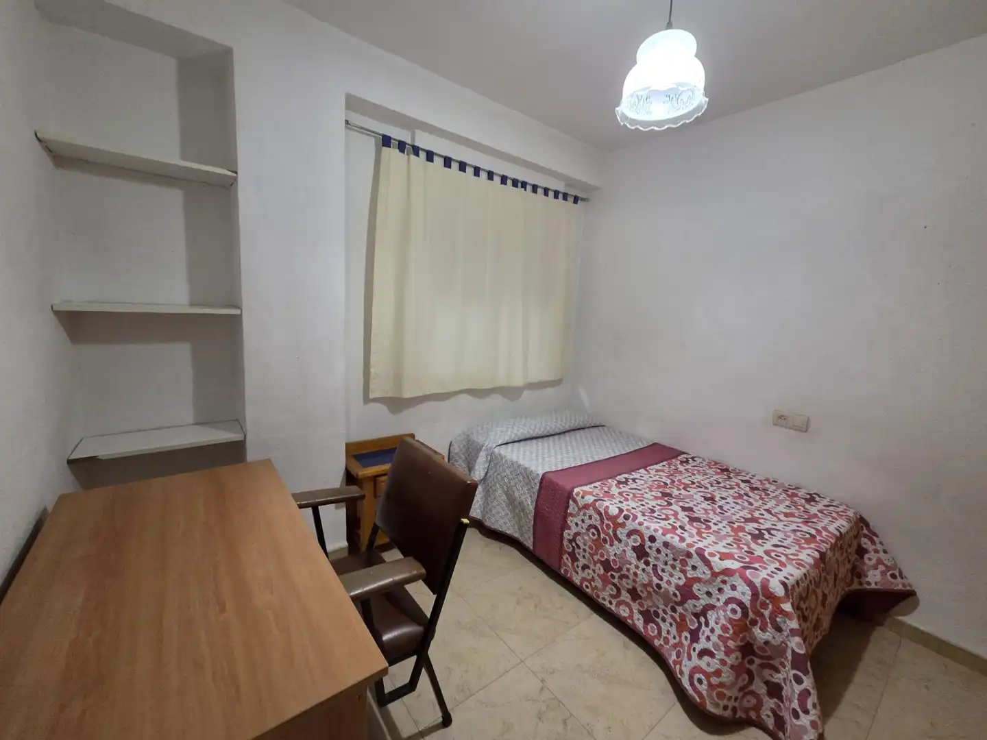 Bedroom of Flat for rent in Granada  with Furnished, Oven and Washing machine