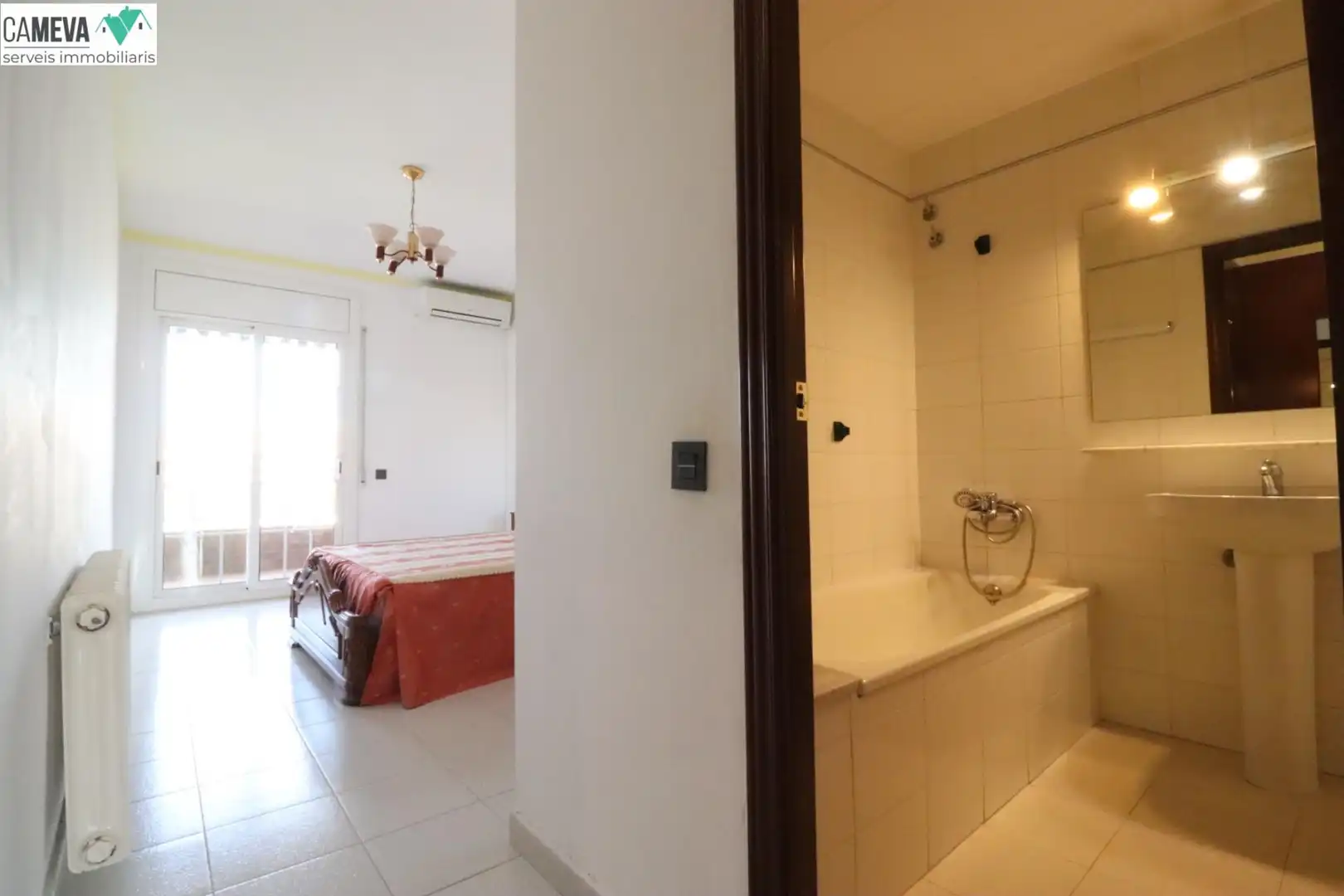Bathroom of Flat for sale in Barberà del Vallès  with Air Conditioner, Heating and Terrace