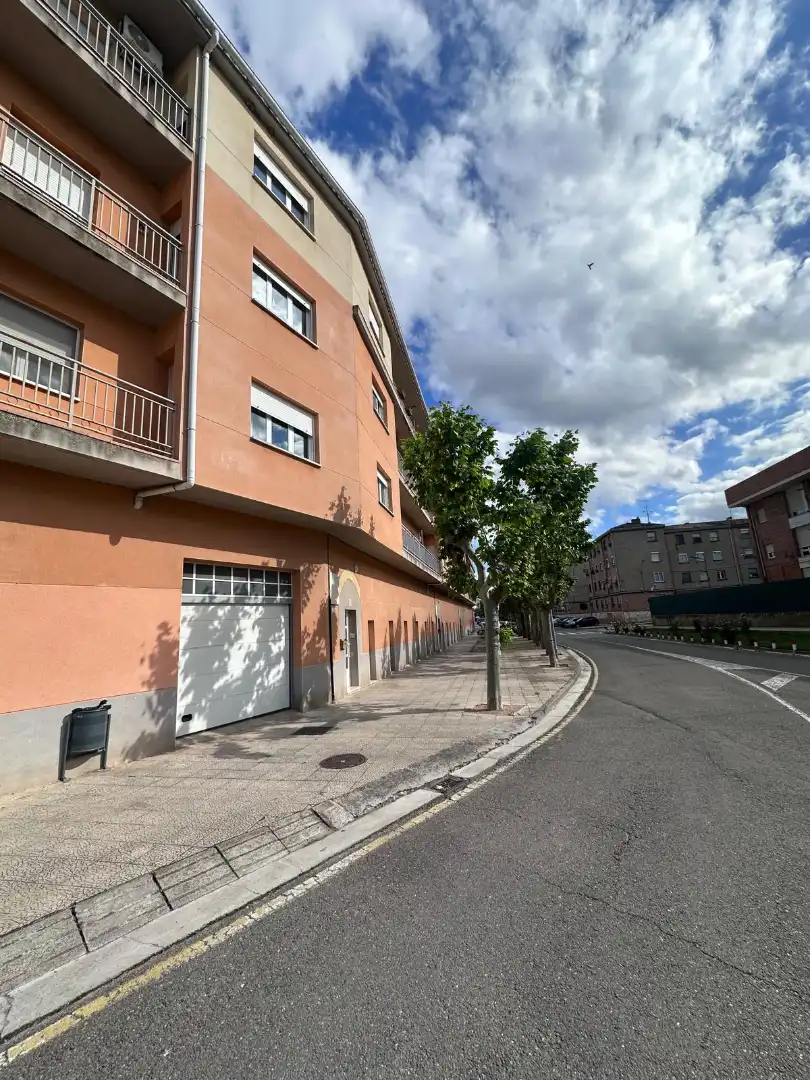 Vista exterior de Piso en venta en Alfaro con Calefacción y Balcón