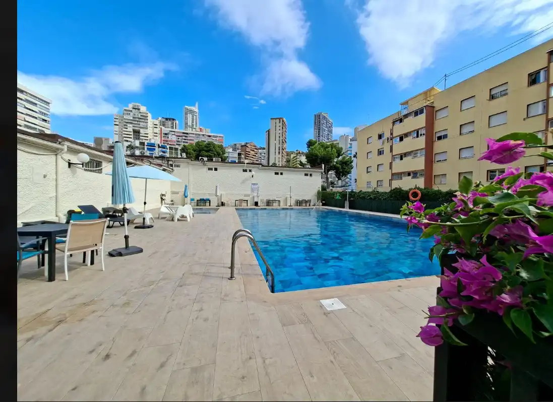 Piscina de Apartament en venda en Benidorm amb Aire condicionat, Terrassa i Piscina