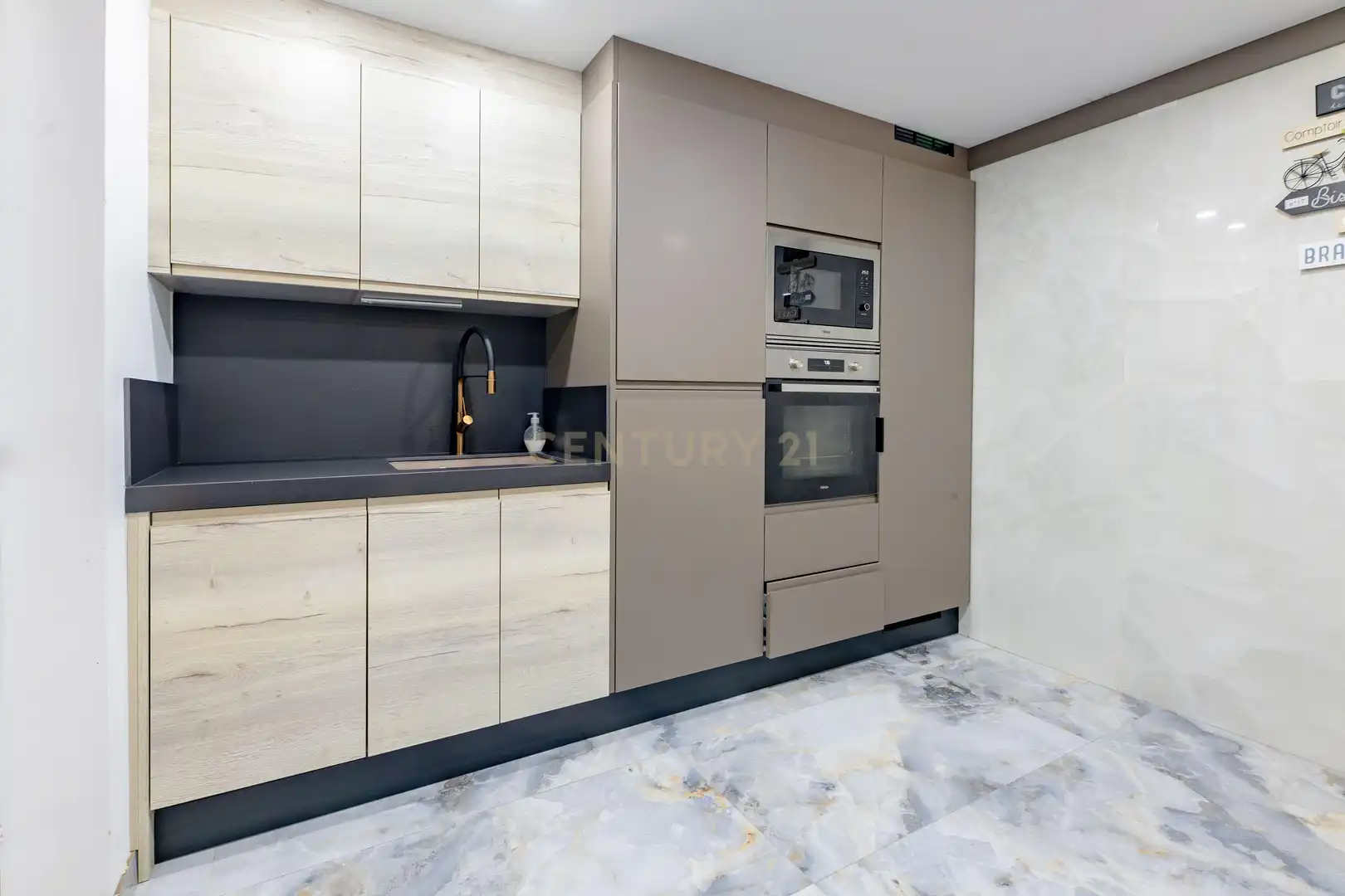 Kitchen of Flat for sale in Alzira  with Air Conditioner
