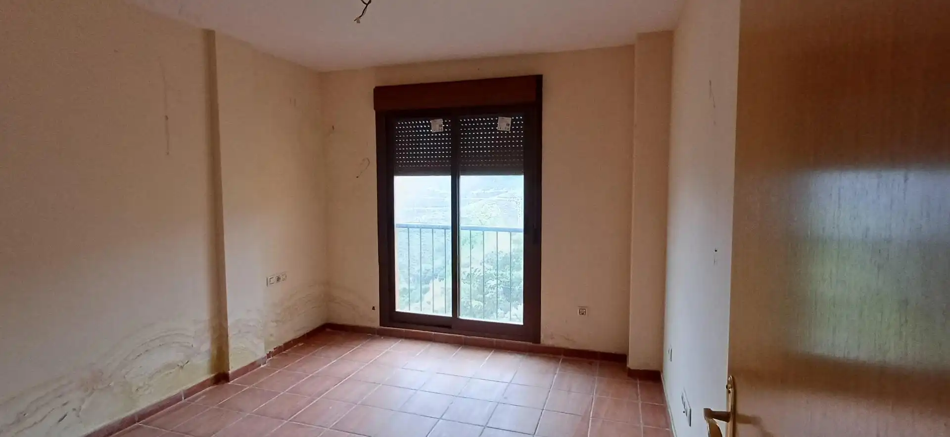 Schlafzimmer von Erdgeschoss zum Verkauf in Ladrillar mit Terrasse und Balkon