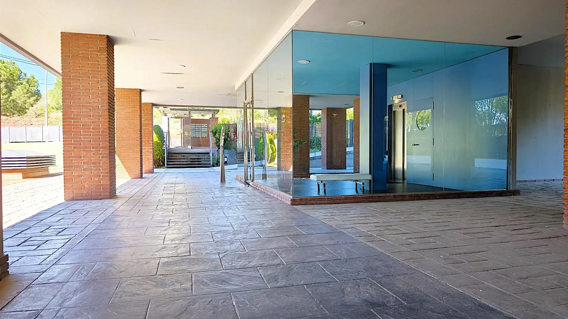 Piso en venta en Manresa con Terraza, Amueblado y Balcón