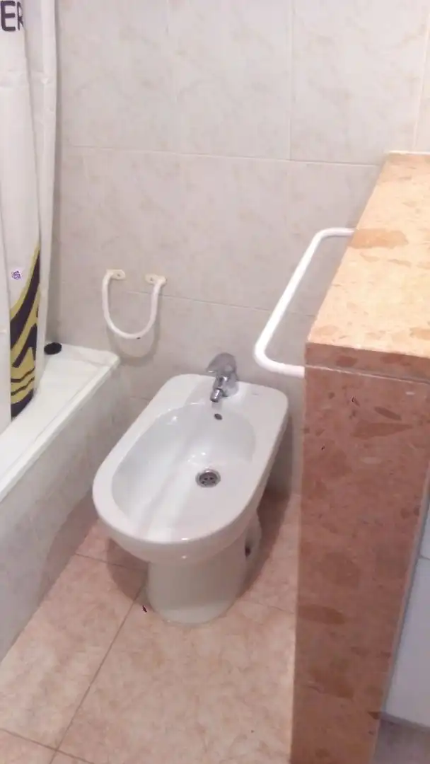 Badezimmer von Wohnungen zur Miete in Sant Joan Despí mit Klimaanlage, Heizung und Ofen