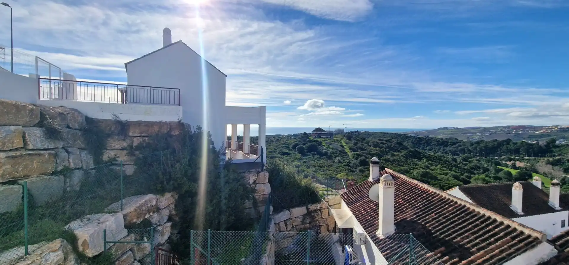 Außenansicht von Einfamilien-Reihenhaus zum Verkauf in Cártama mit Privatgarten und Terrasse
