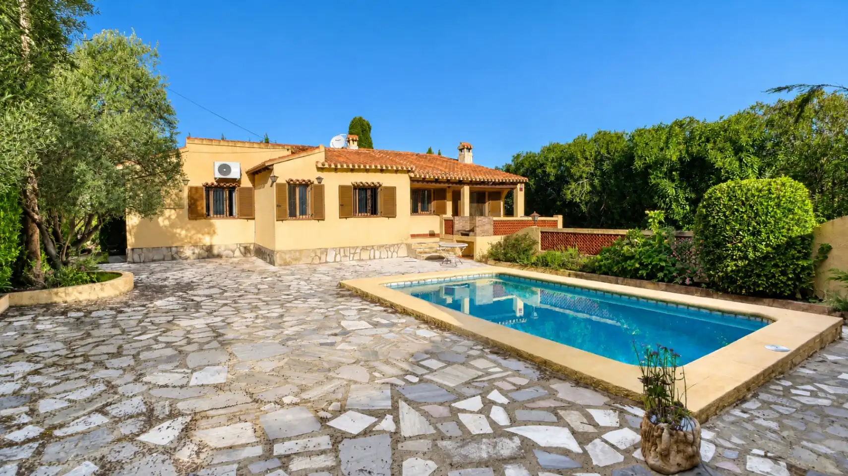 Detached house with pool for sale in Orba
