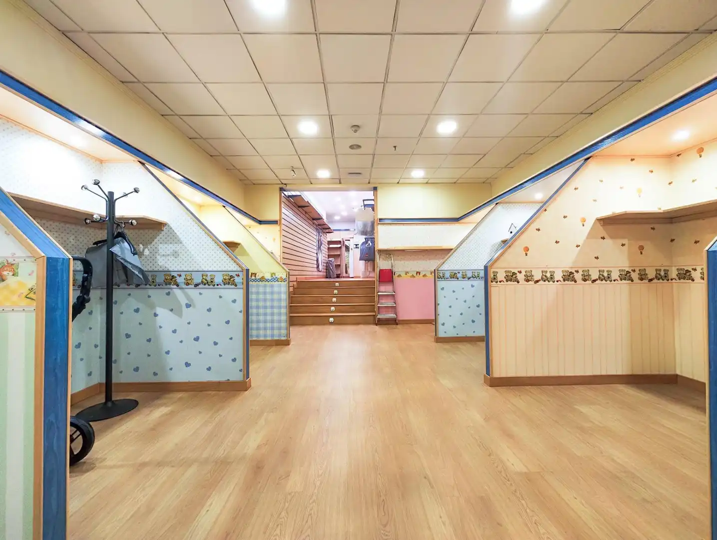Commercial properties for rent in Puertollano  with Air Conditioner, Parquet flooring and Furnished