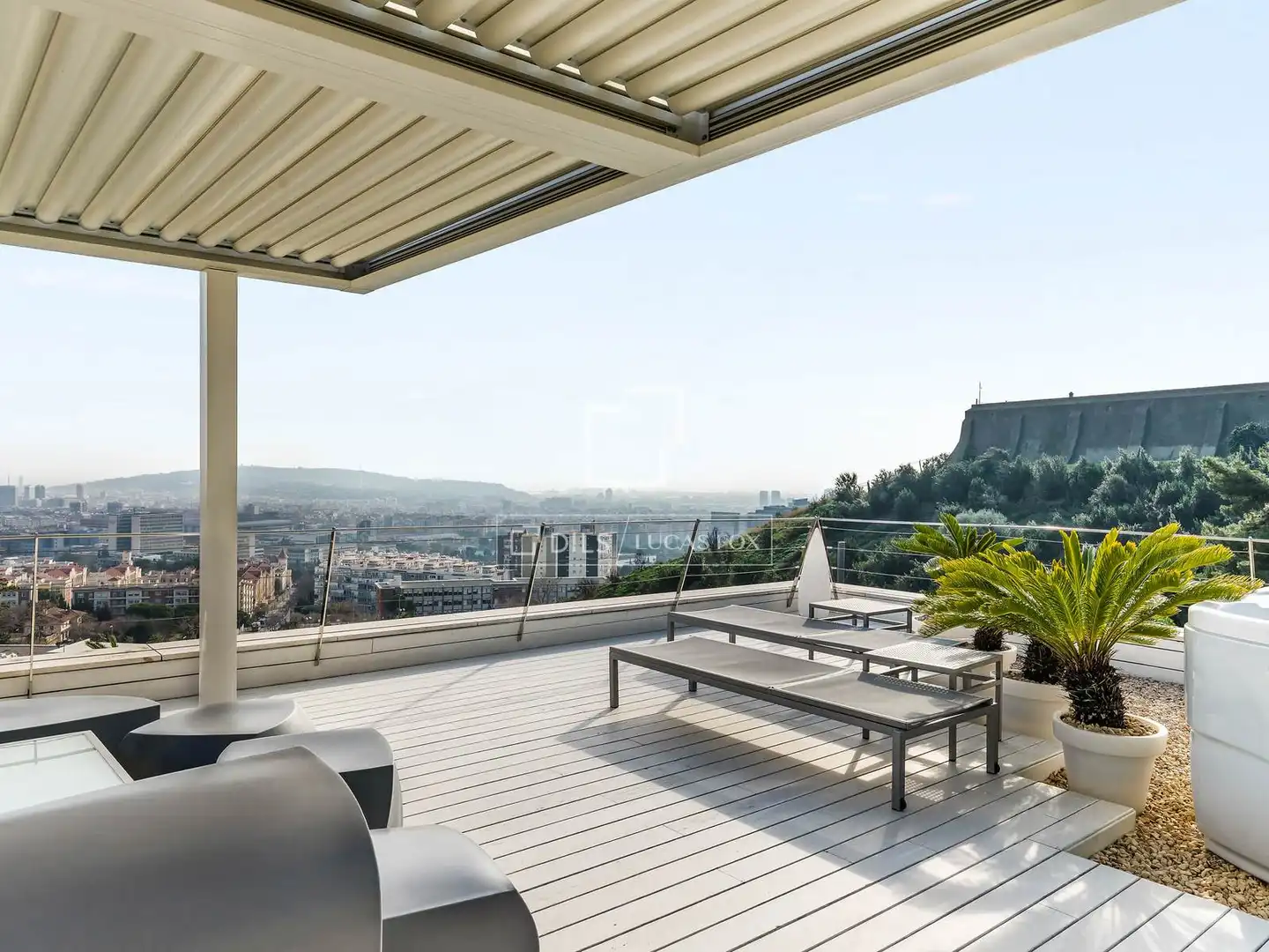 Terrassa de Casa o xalet en venda en Barcelona amb Aire condicionat, Calefacció i Jardí privat