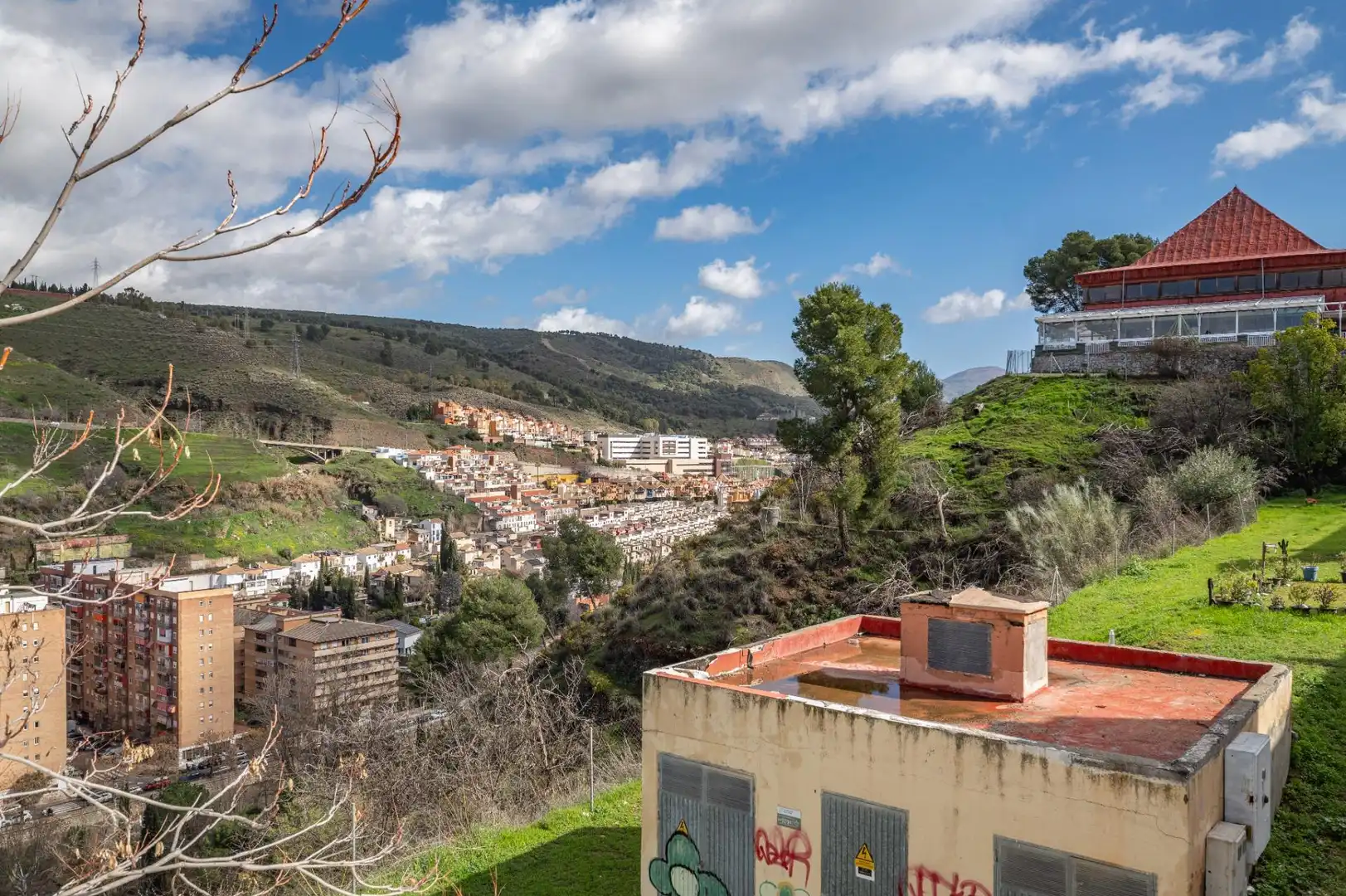 Vista exterior de Casa adosada en venta en Granada con Aire acondicionado y Calefacción