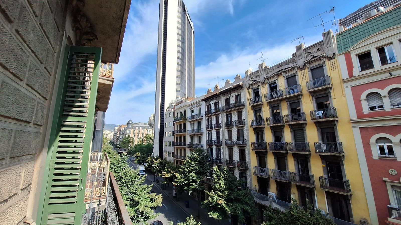 Exterior view of Flat to rent in  Barcelona Capital  with Terrace and Balcony