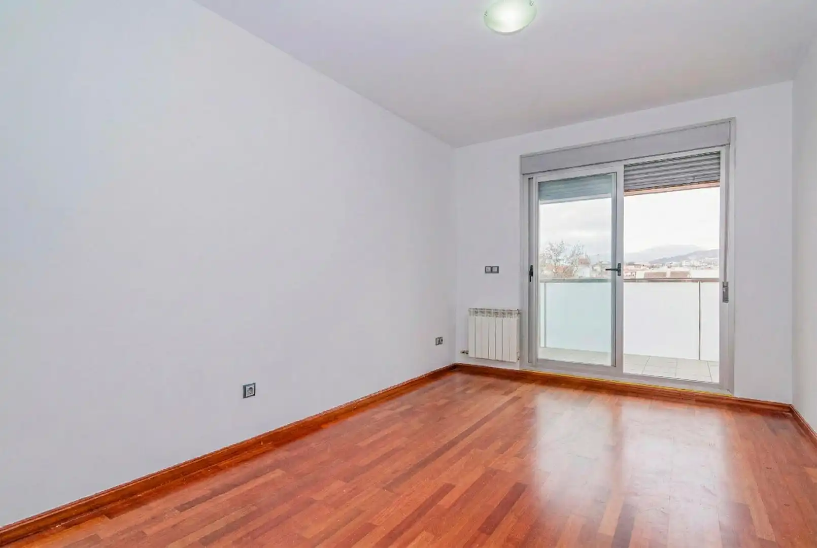 Habitación de Piso en venta en Granada con Aire acondicionado, Calefacción y Jardín privado