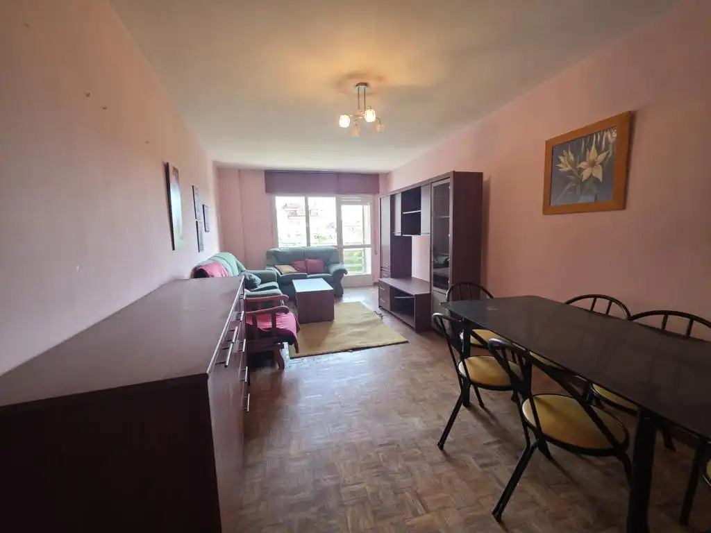 Sala de estar de Piso en venta en Vilanova de Arousa con Parquet, Amueblado y Balcón
