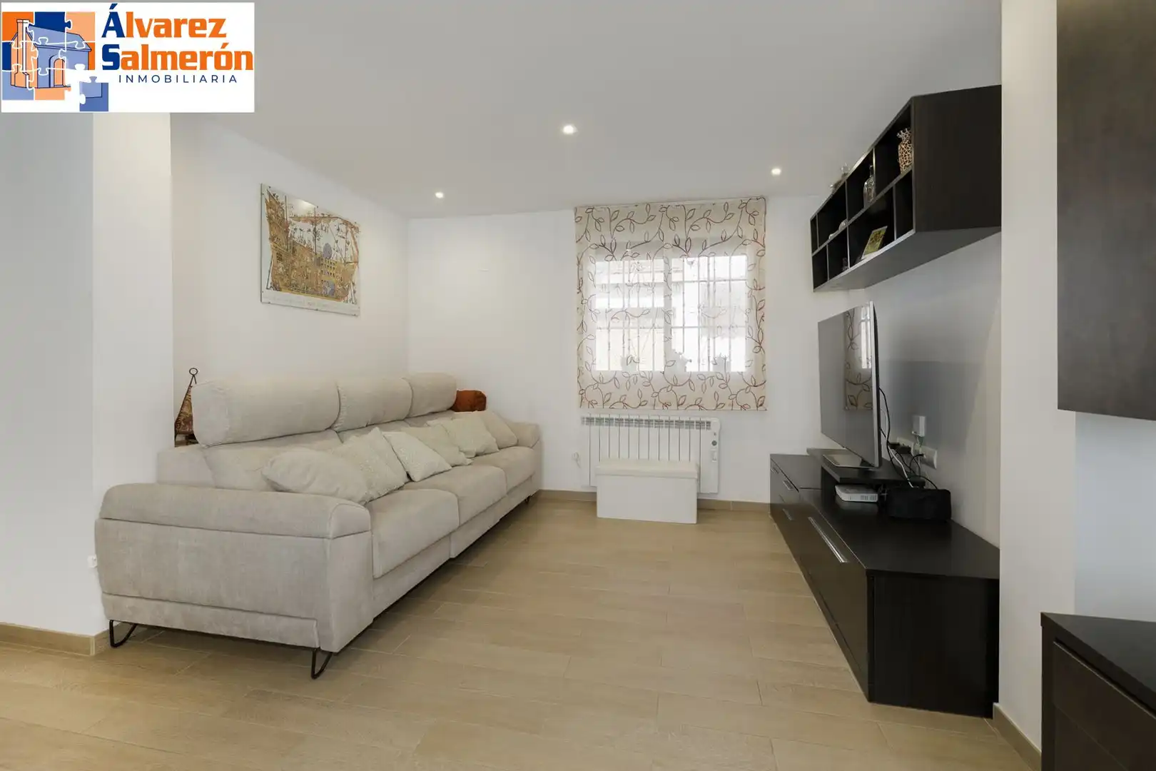 Sala de estar de Casa adosada en venta en La Zubia