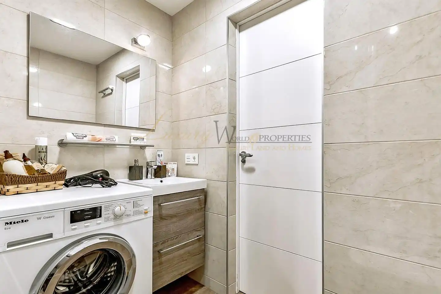 Baño de Dúplex en venta en Adeje con Terraza y Piscina comunitaria