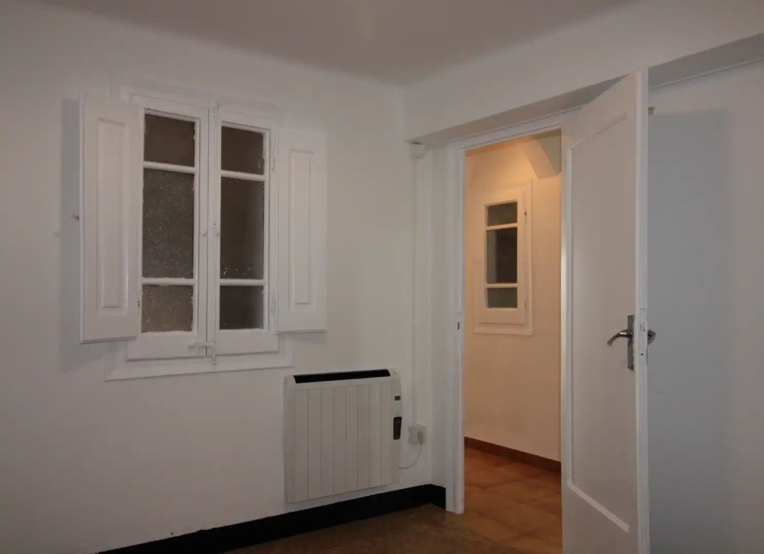 Dachboden zur Miete in Berga mit Klimaanlage, Heizung und Terrasse