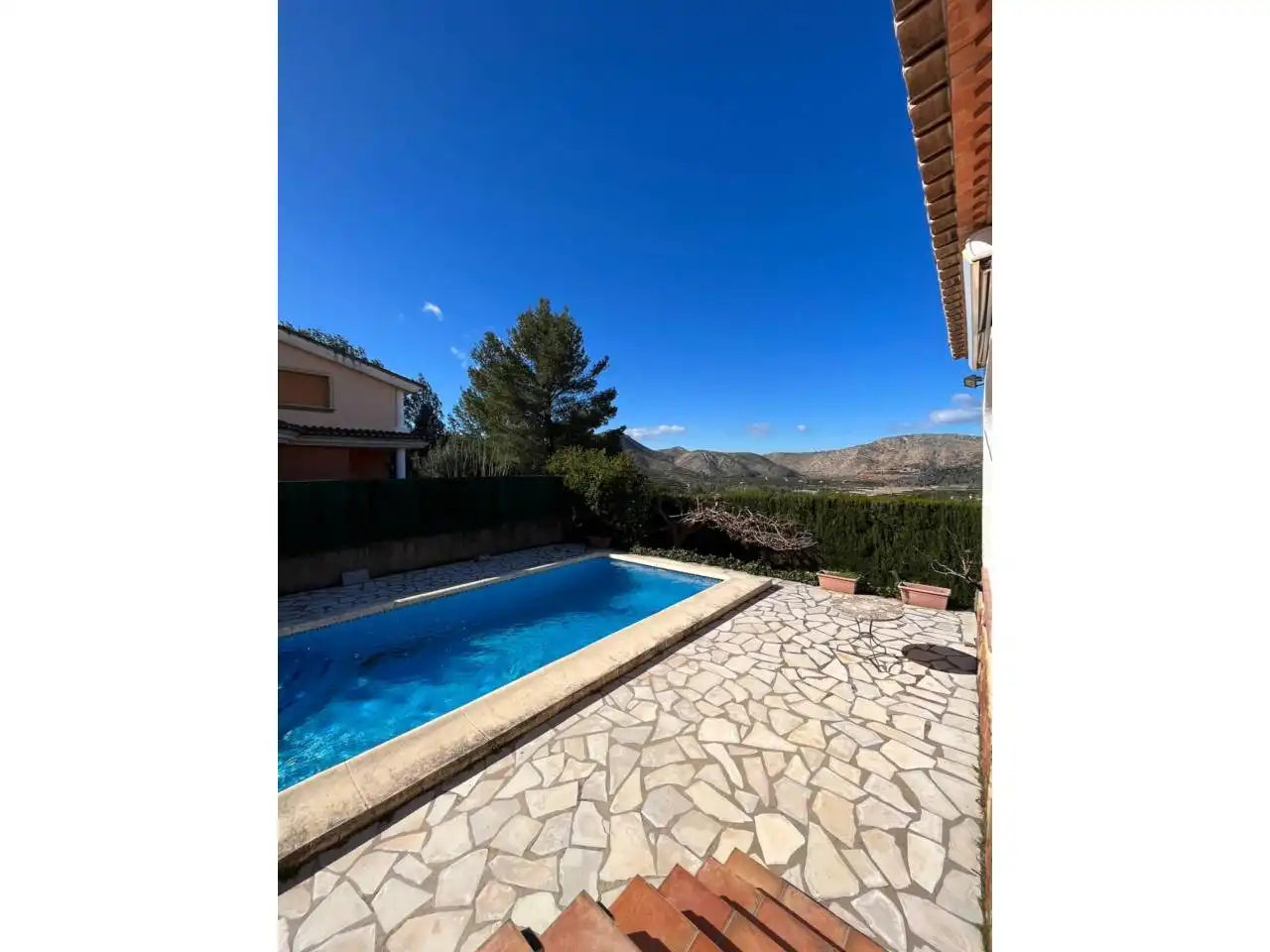 Vista exterior de Casa o xalet en venda en Ador amb Aire condicionat, Calefacció i Jardí privat