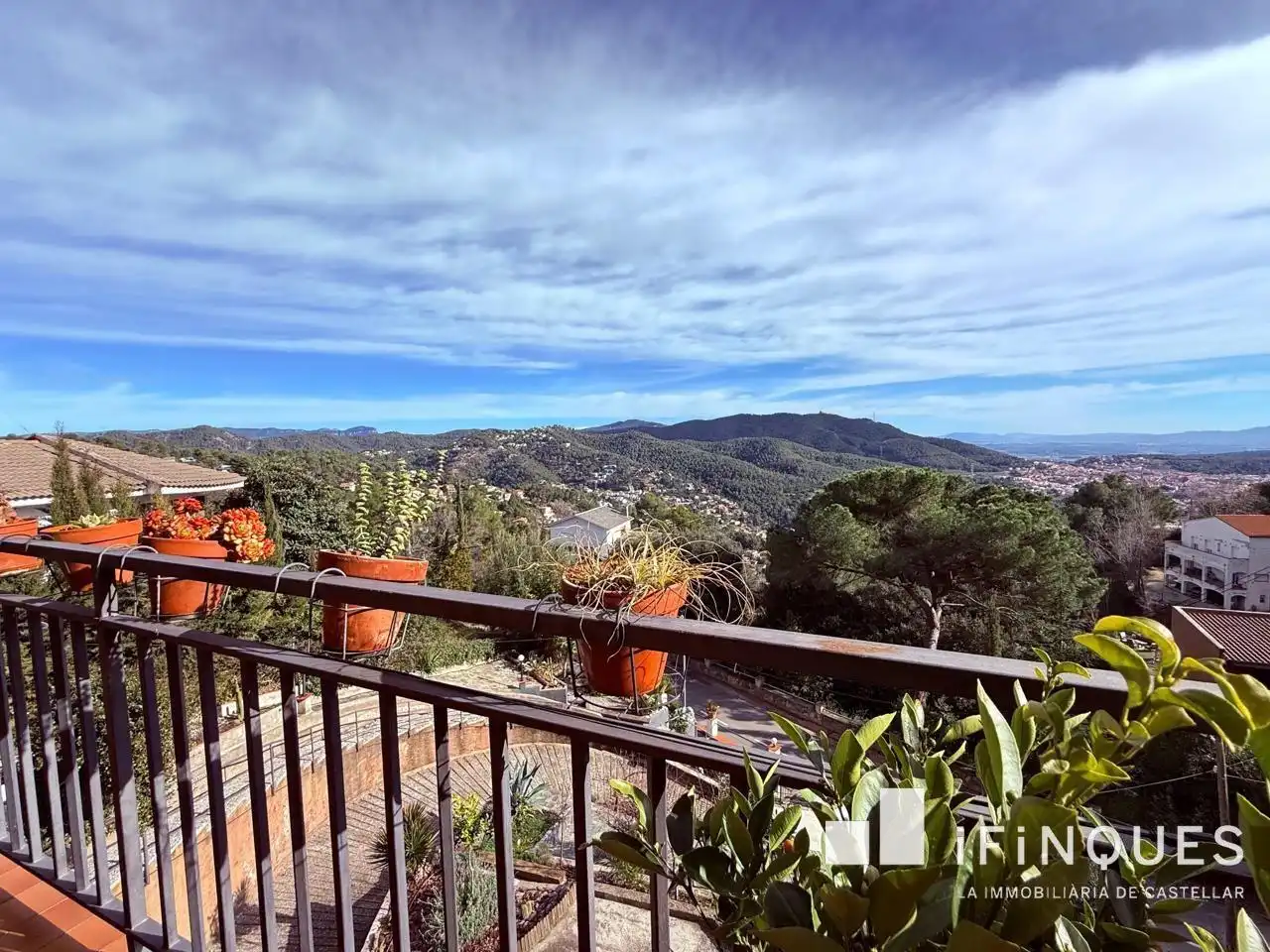 Exterior view of Houses for sale in Castellar del Vallès  with Air Conditioner, Private garden and Parquet flooring