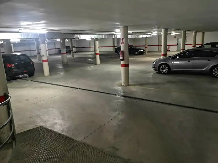 Aparcament de Garatge en venda en Almansa