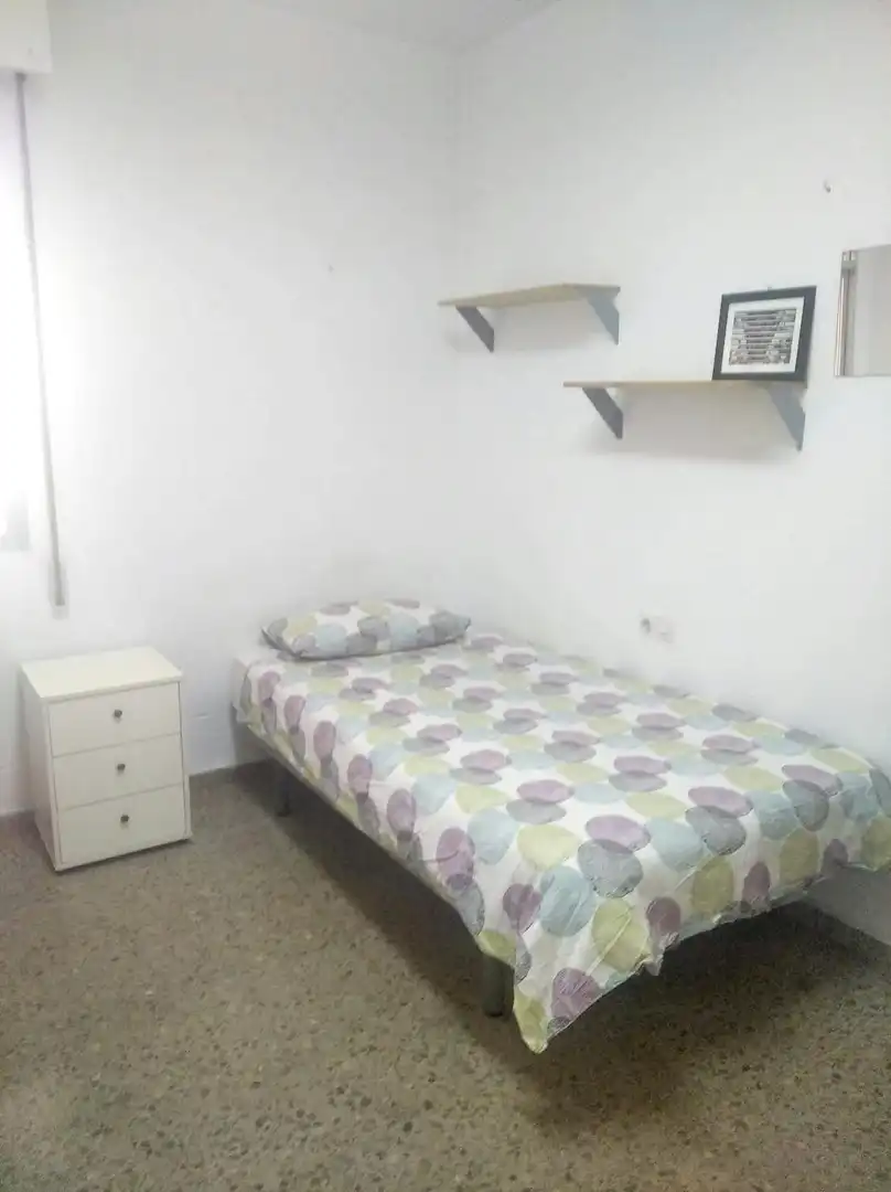 Schlafzimmer von Wohnung zur untervermieten in  Sevilla Capital mit Klimaanlage, Möbliert und Waschmaschine