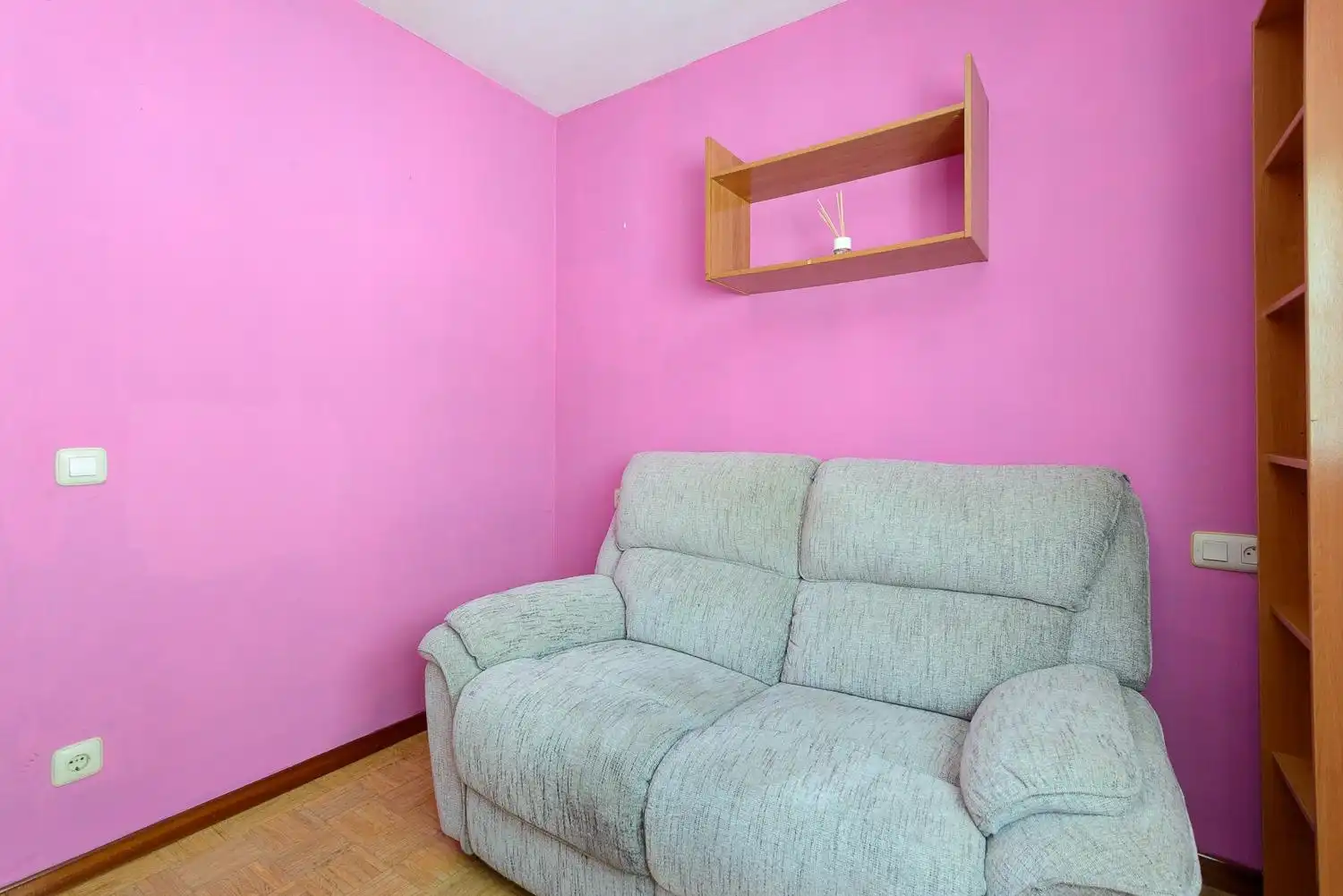 Sala de estar de Piso en venta en Siero con Calefacción, Trastero y Amueblado