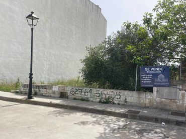 Terreno residencial en venta en Carrer Gna Teresa Mira