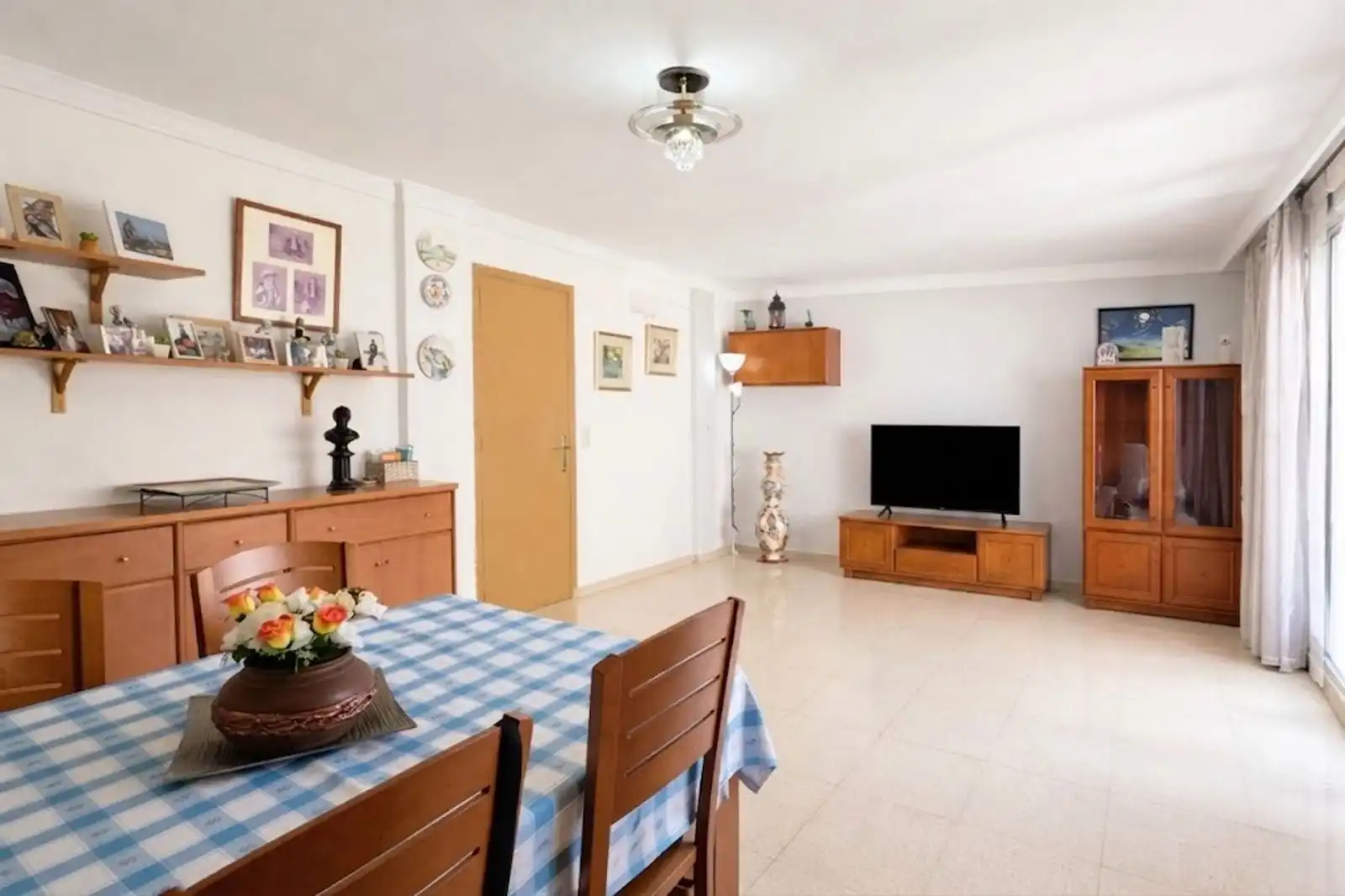 Wohnzimmer von Wohnungen zum Verkauf in Pollença mit Privatgarten, Terrasse und Abstellraum