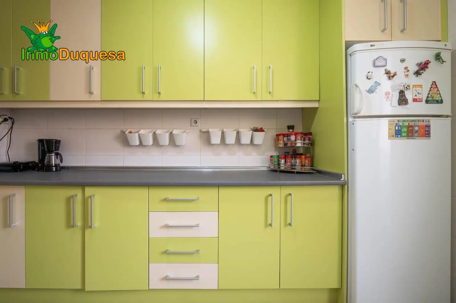 Kitchen of Flat for sale in Granada  with Air Conditioner, Heating and Terrace