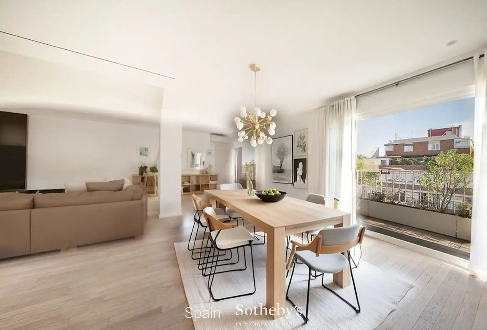 Menjador de Apartament en venda en  Madrid Capital amb Aire condicionat, Calefacció i Terrassa