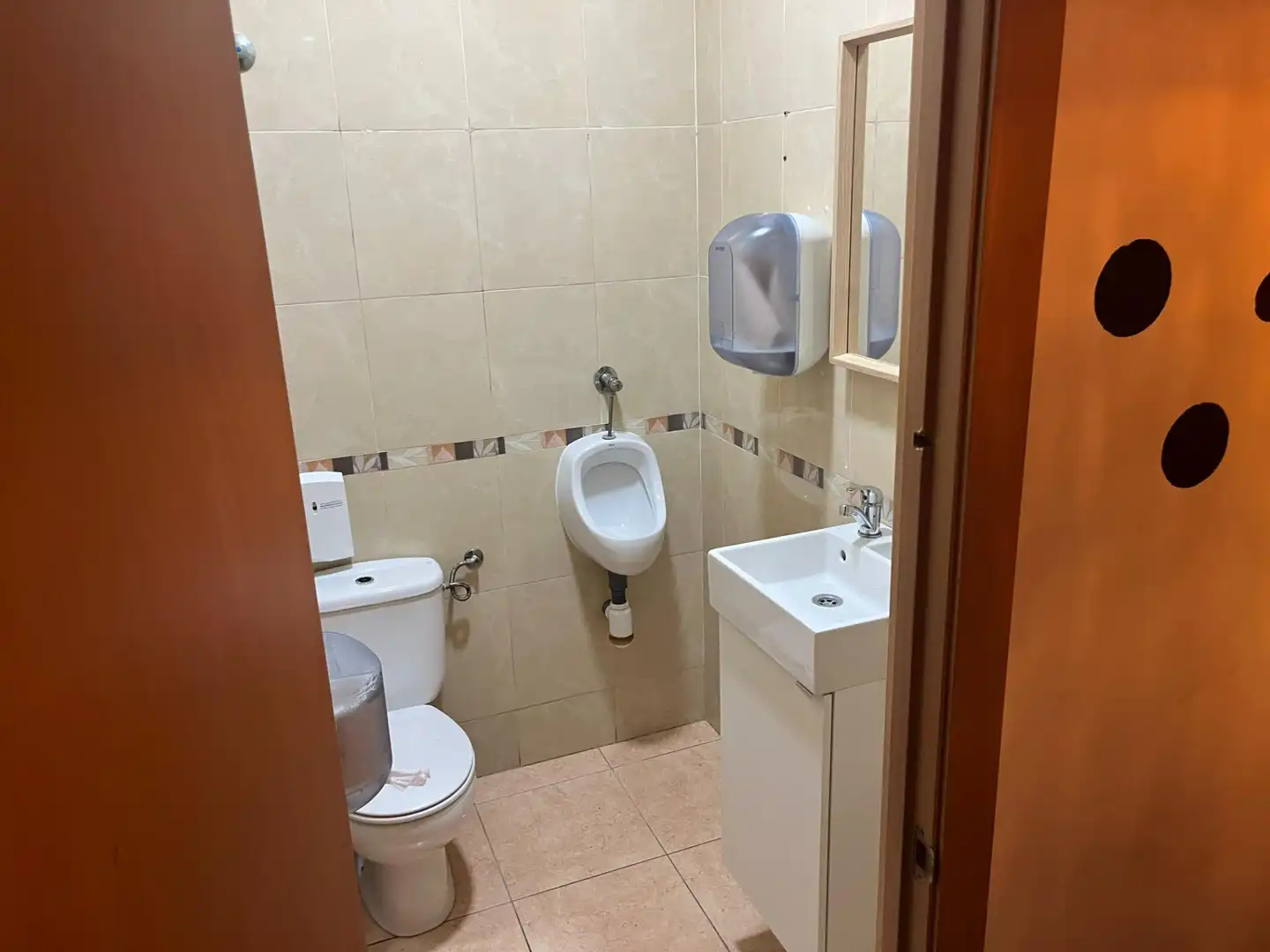 Badezimmer von Geschaftsraum zur Miete in Rincón de la Victoria mit Klimaanlage und Möbliert