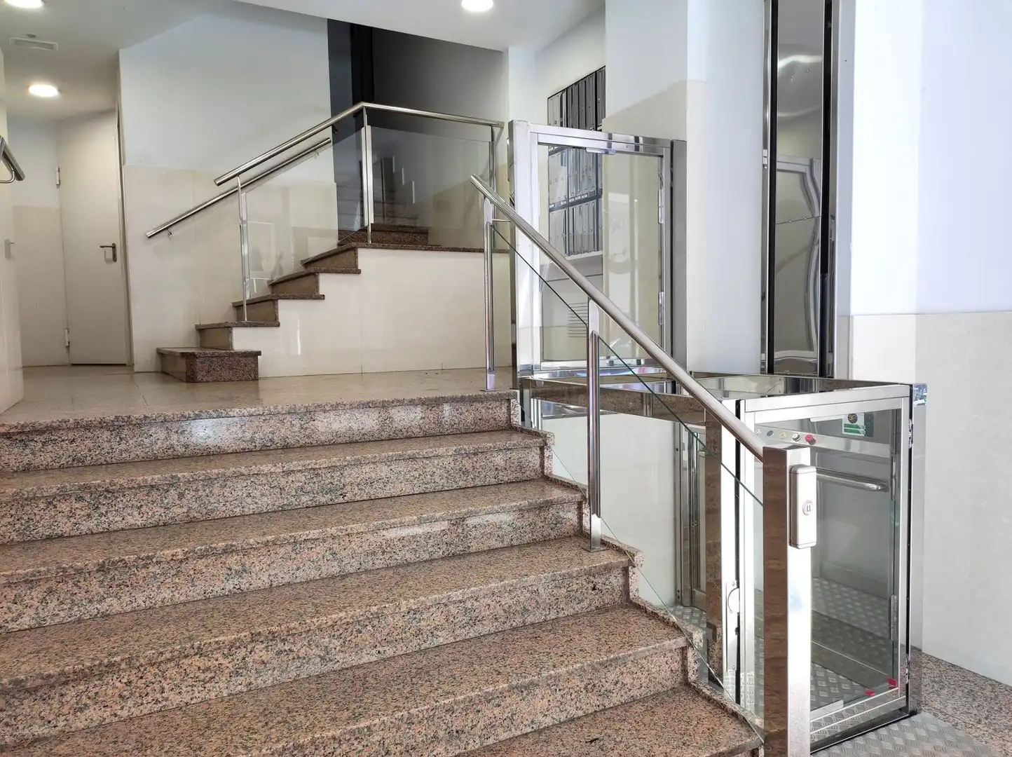 Piso en venta en A Coruña Capital  con Calefacción, Parquet y Amueblado