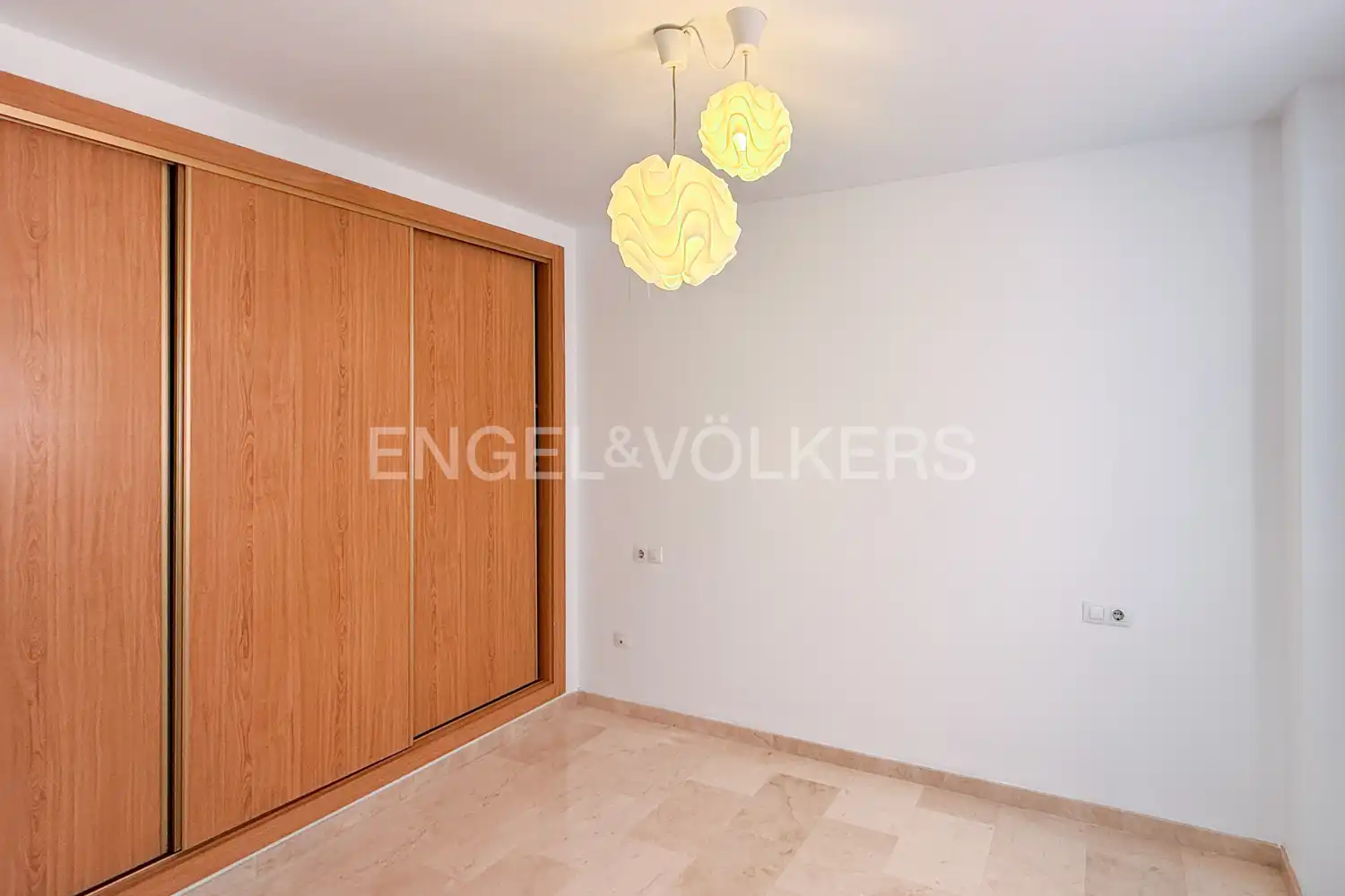 Flat for rent in Valencia  with Air Conditioner and Heating