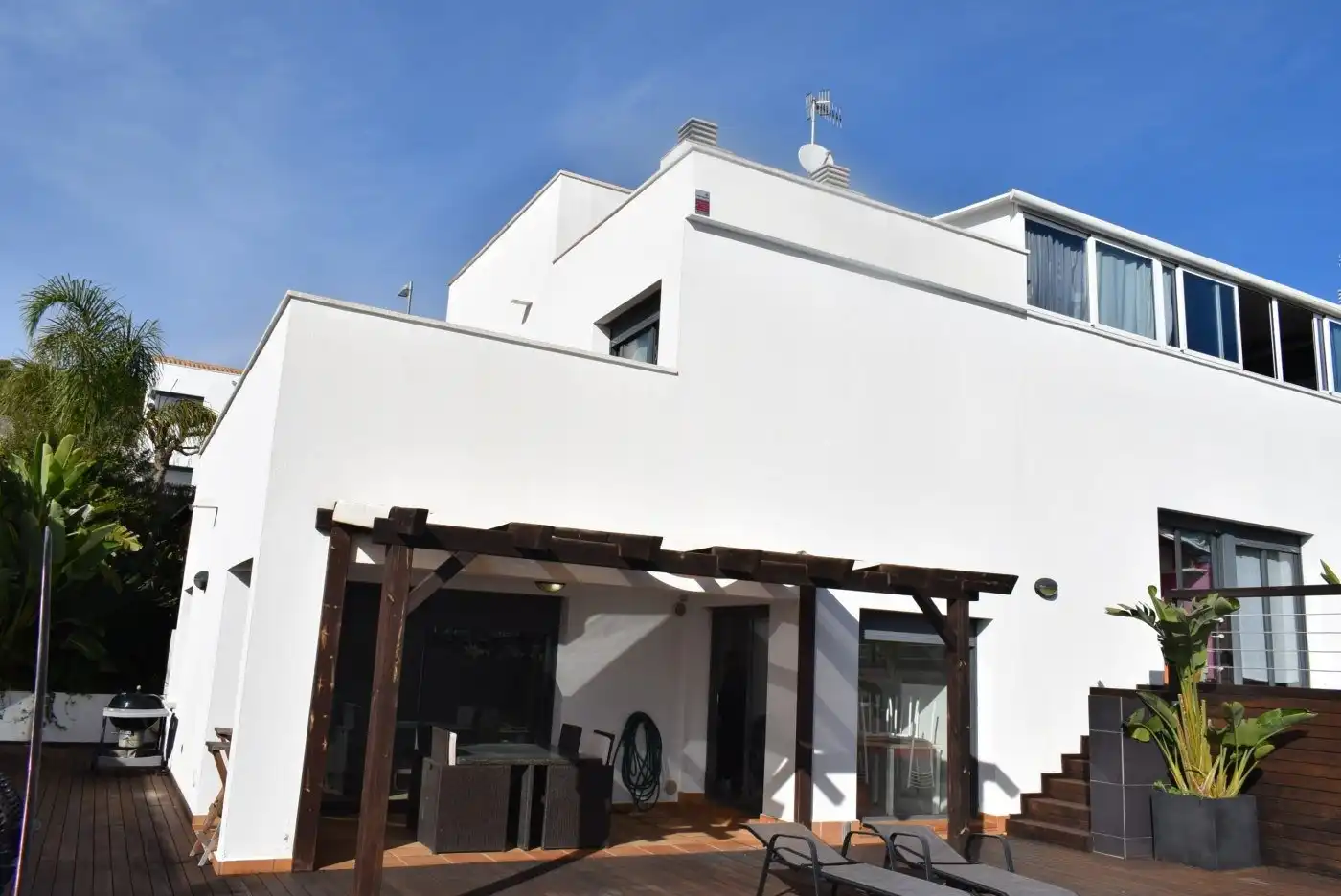 Vista exterior de Casa adosada en venda en Calafell amb Calefacció, Jardí privat i Terrassa