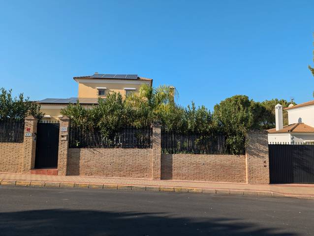 Casa-chalet en Venta en Avenida del Almendro en Dehesa - Monacilla