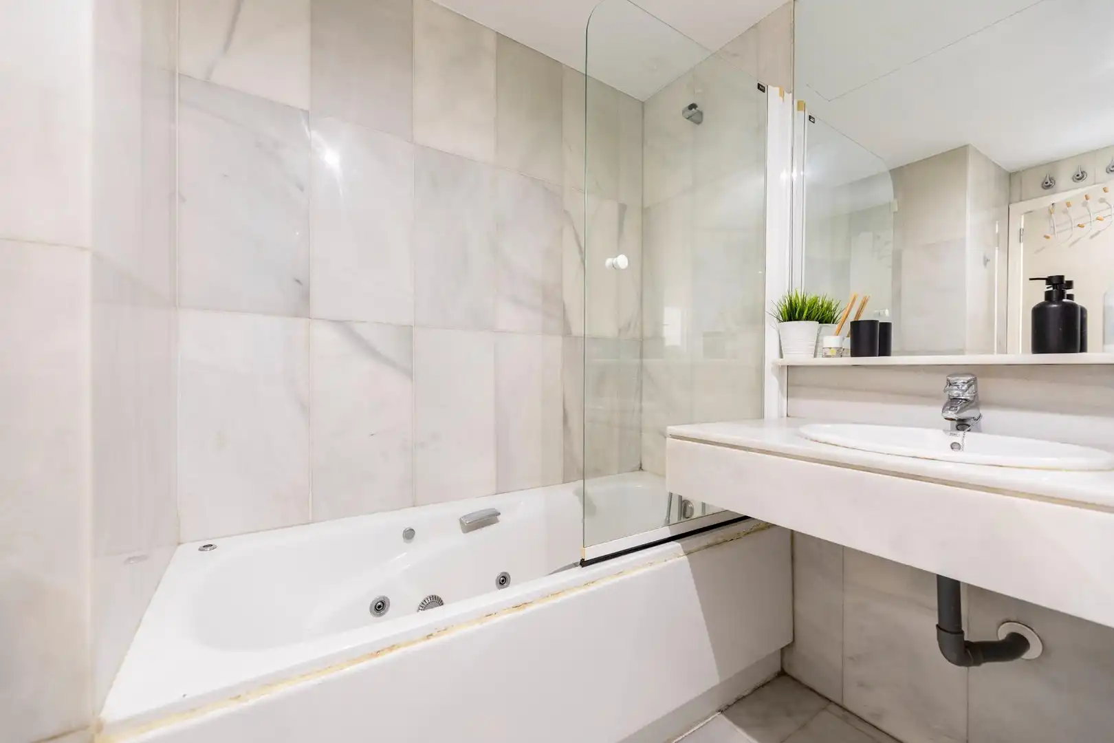 Badezimmer von Wohnung zur Miete in Chamberí
