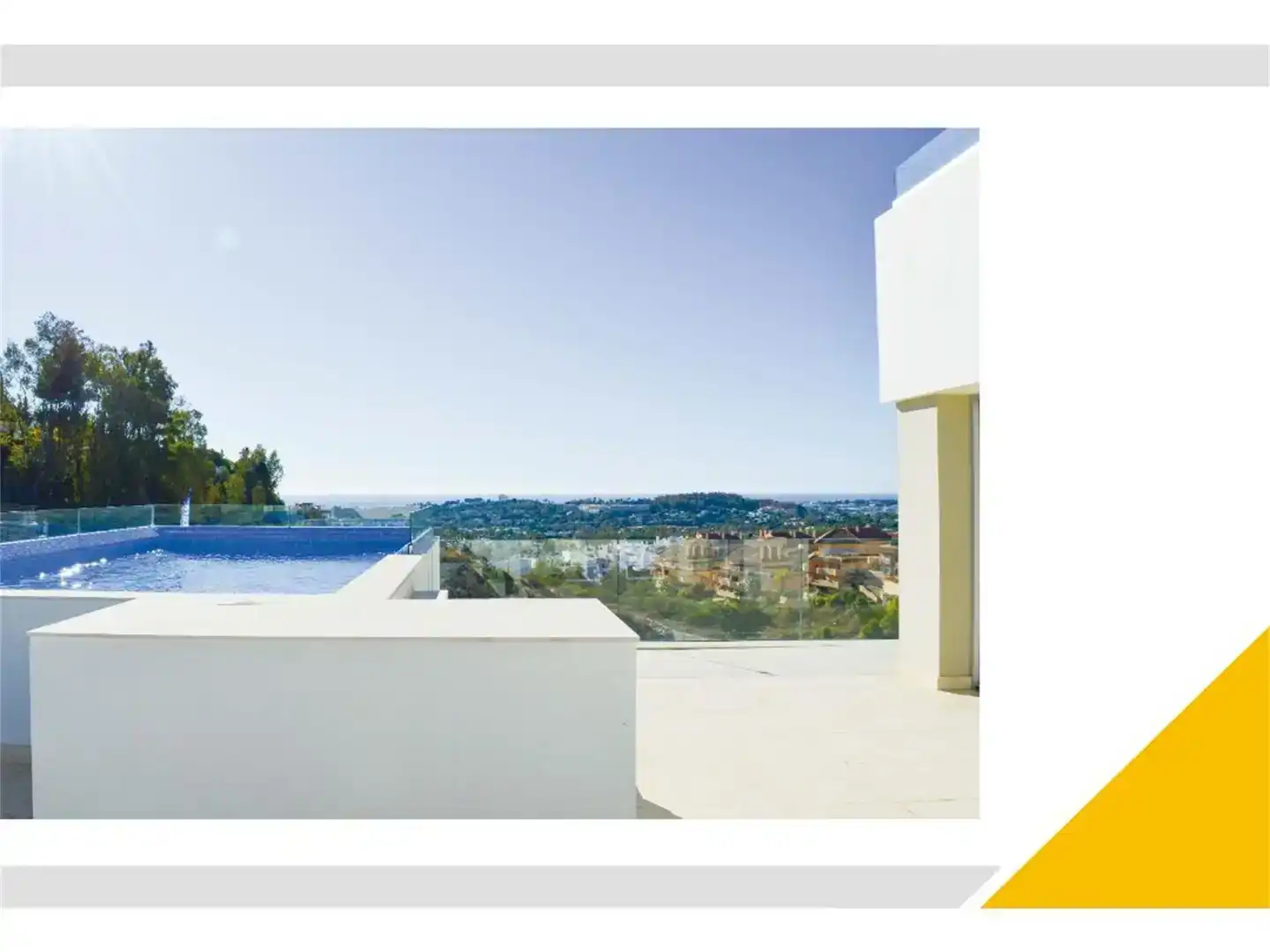 Außenansicht von Dachboden zum Verkauf in Marbella mit Klimaanlage, Schwimmbad und Balkon