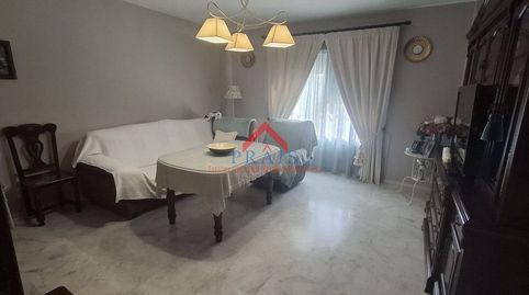 Foto 3 de Casa adosada en venta en Las Torres - Constelaciones, Utrera