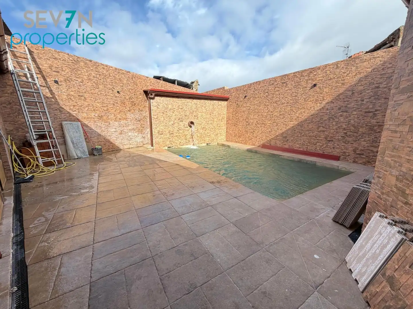 Swimming pool of Detached homes for sale in Méntrida  with Air Conditioner, Heating and Parquet flooring