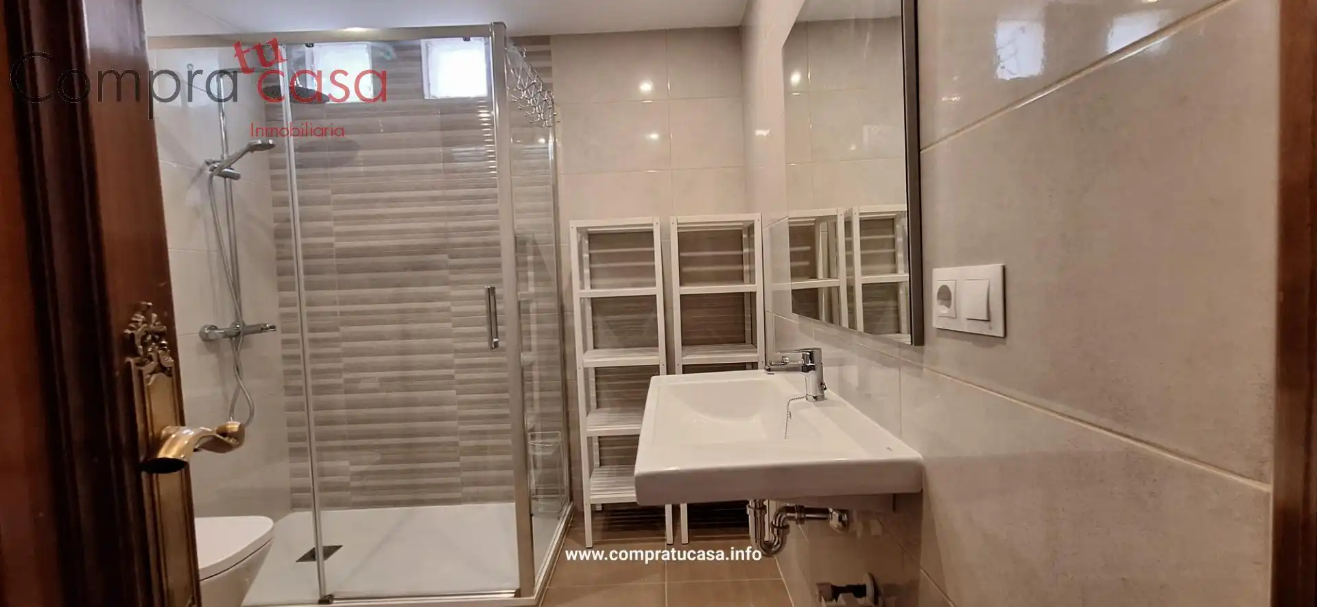 Baño de Piso de alquiler en Segovia con Calefacción, Terraza y Amueblado