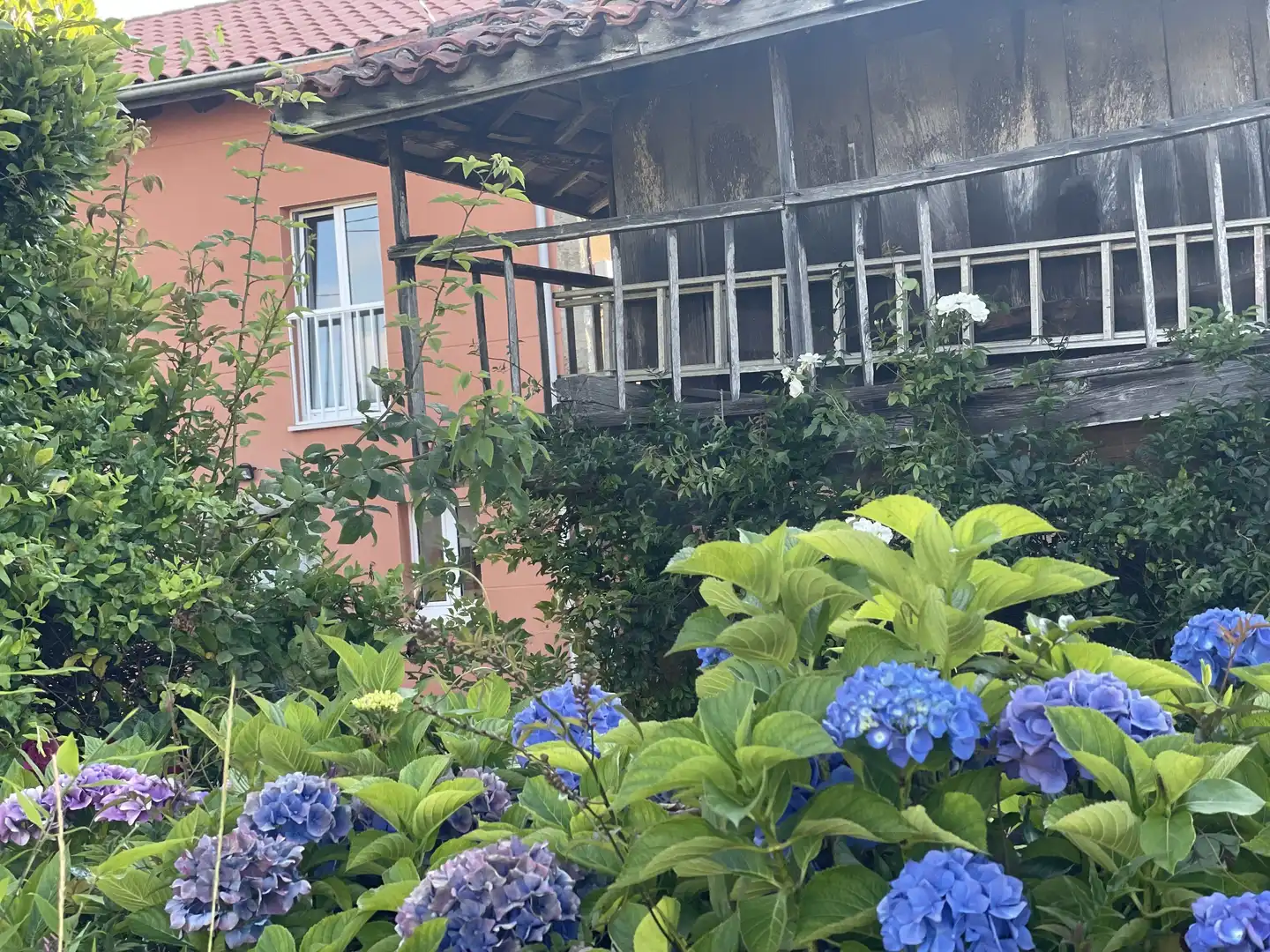 Vista exterior de Casa o xalet en venda en Cudillero amb Calefacció i Terrassa