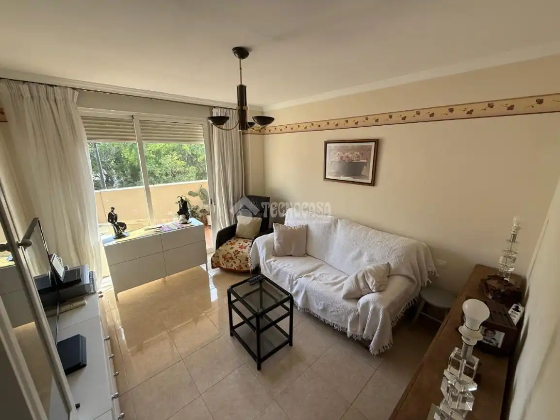 Sala de estar de Piso en venta en Estepona con Balcón