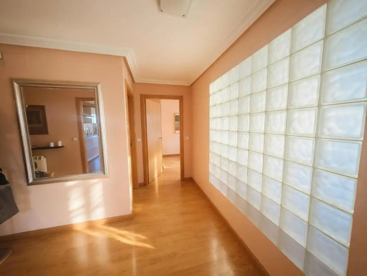 Piso en venta en Plasencia con Aire acondicionado, Terraza y Amueblado