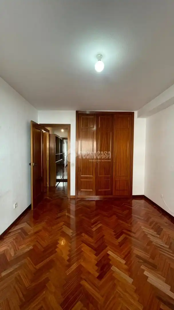 Dormitori de Pis de lloguer en Madrid amb Aire condicionat