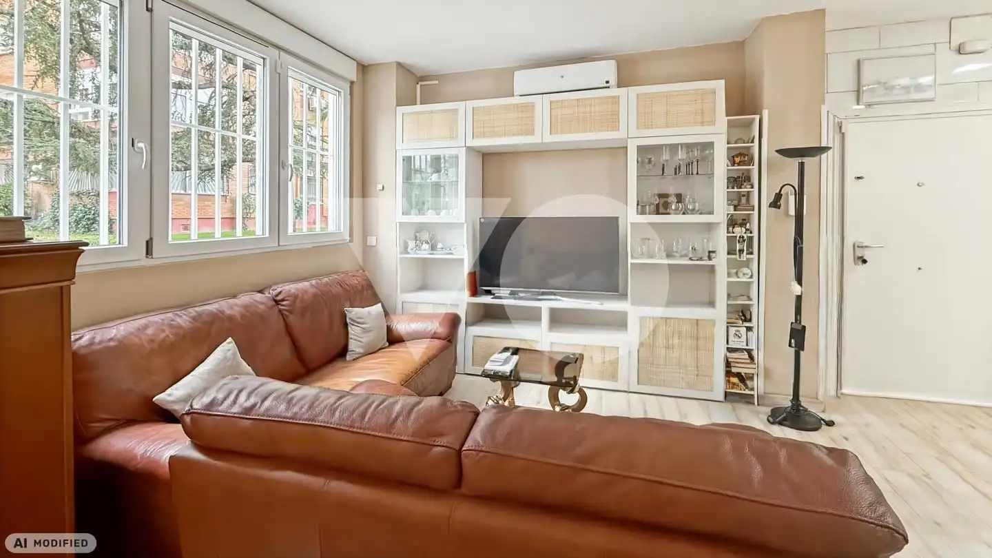 Living room of Study for sale in Hortaleza