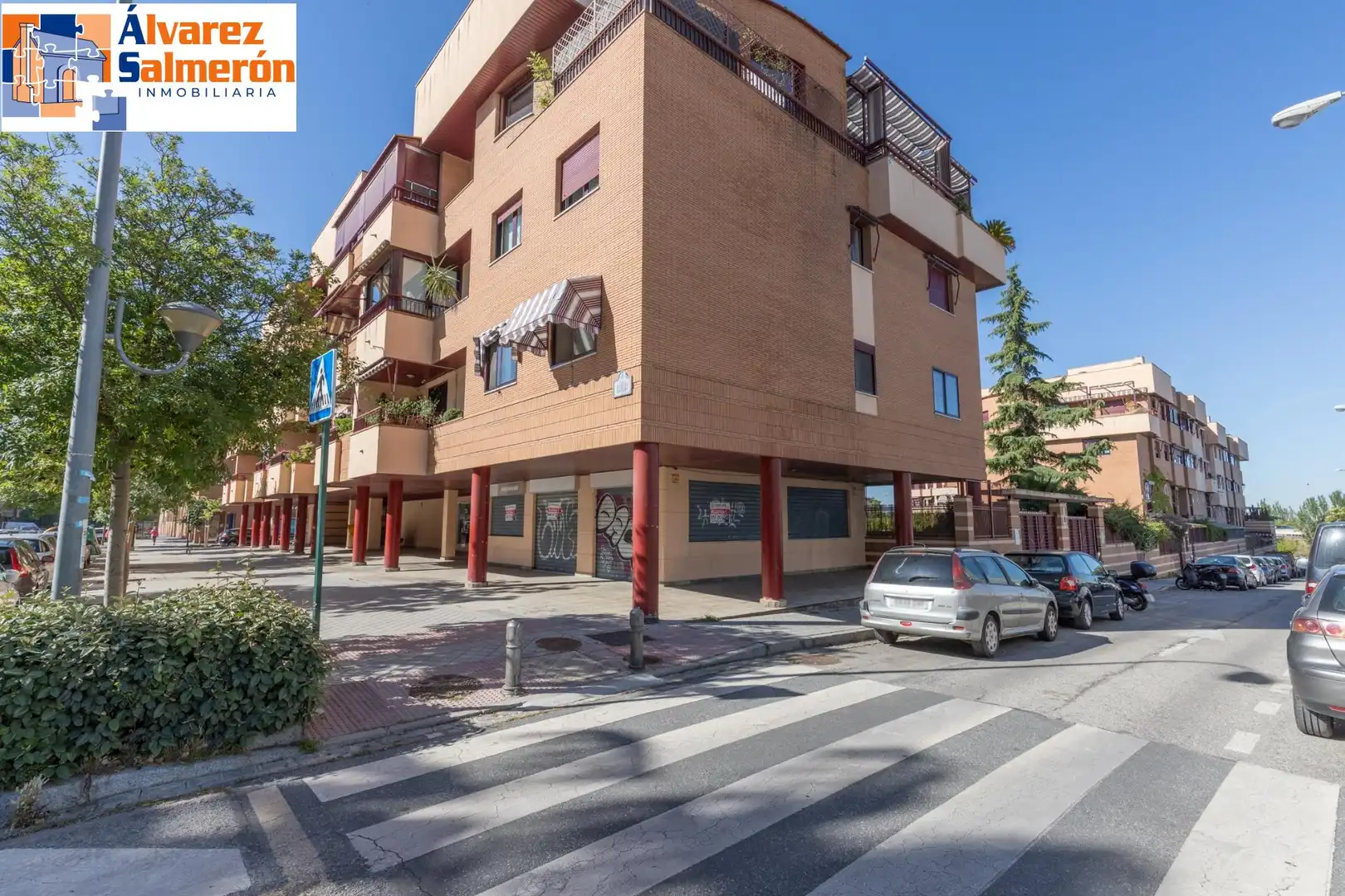 Vista exterior de Pis de lloguer en Granada amb Calefacció, Terrassa i Piscina comunitària