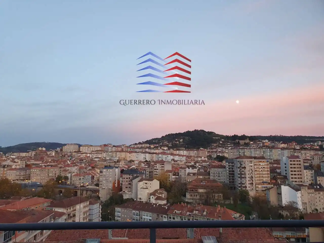 Außenansicht von Wohnung zur Miete in Ourense Capital  mit Heizung, Parkett und Terrasse
