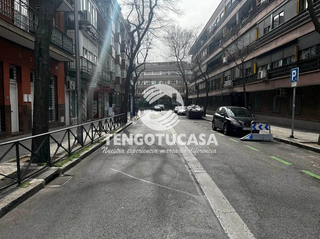 Exterior view of Garage for sale in Madrid