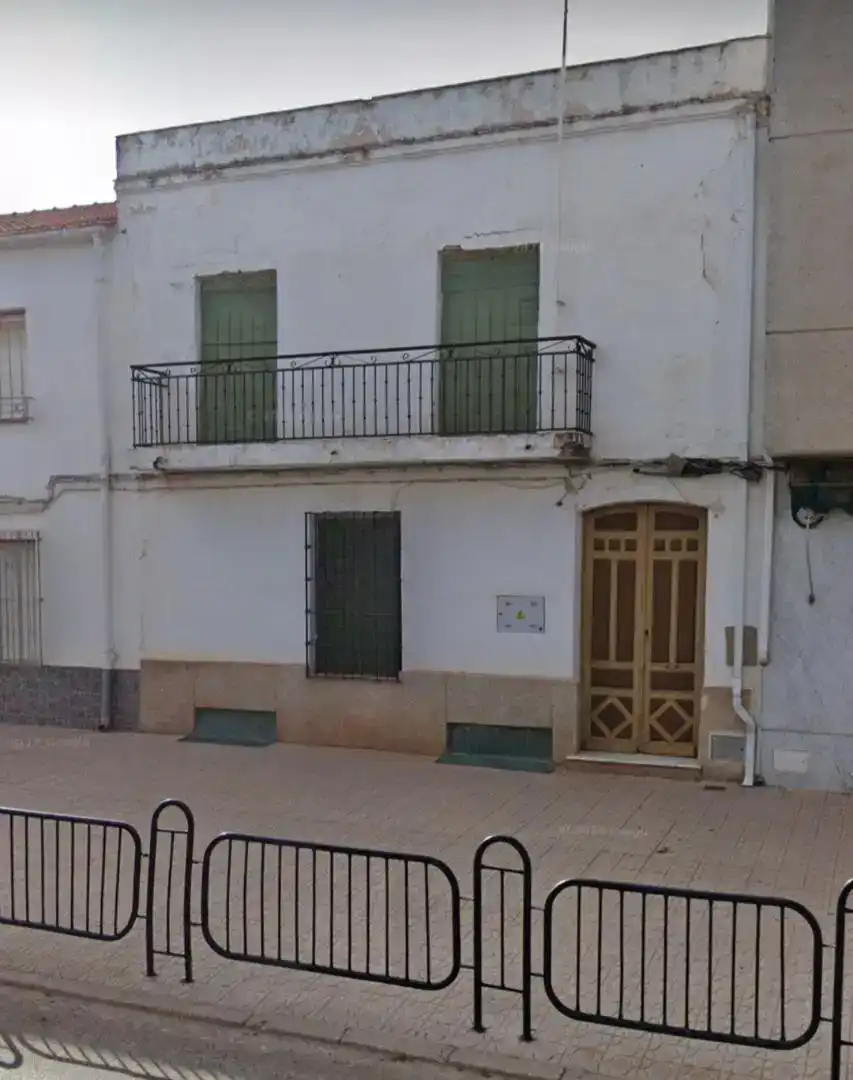 Vista exterior de Casa adosada en venda en Arroyo del Ojanco amb Balcó